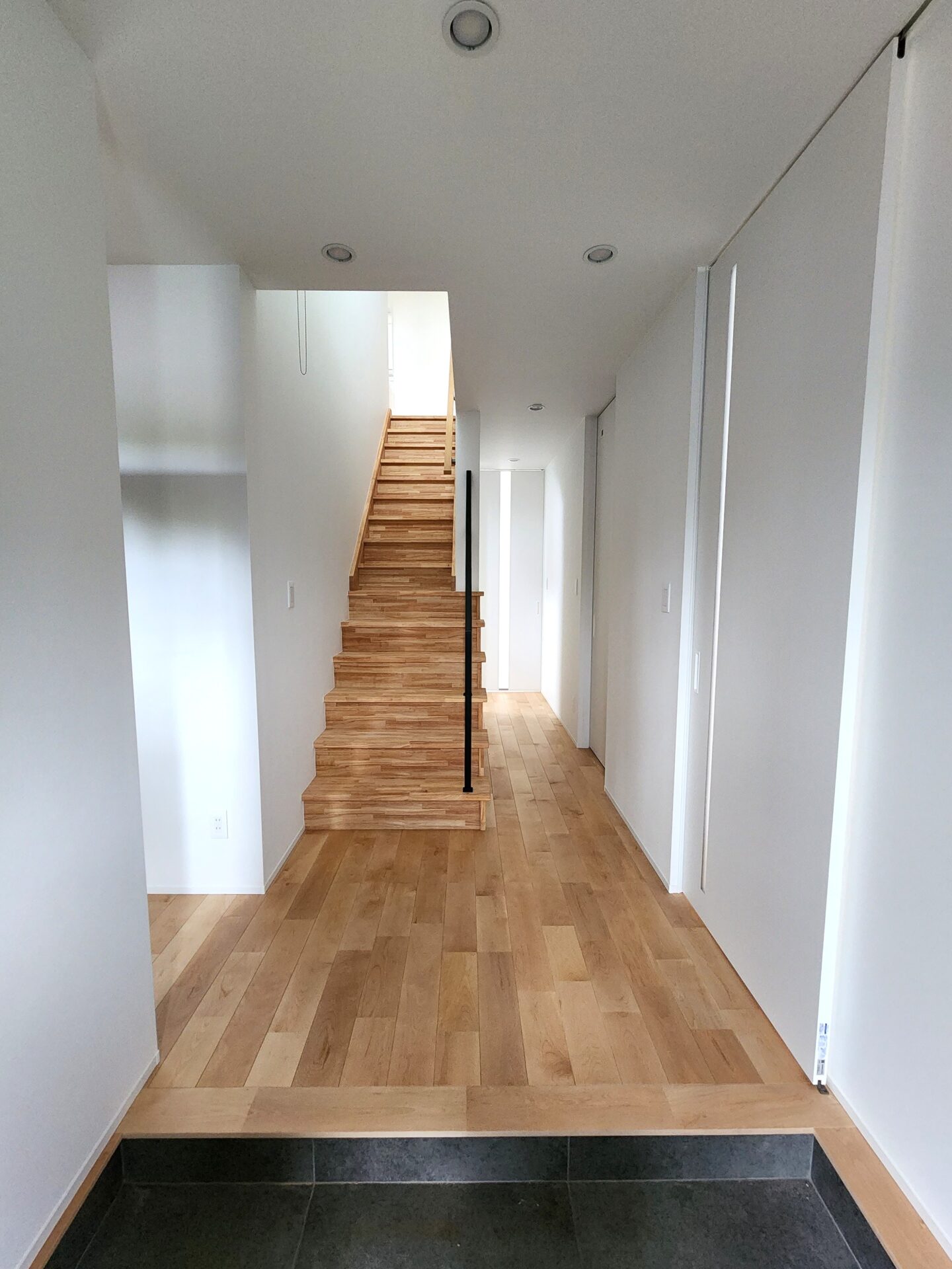 玄関ホール・階段