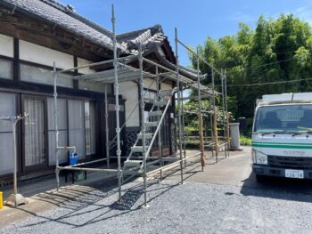 石岡市H様邸　足場設置をおこないました