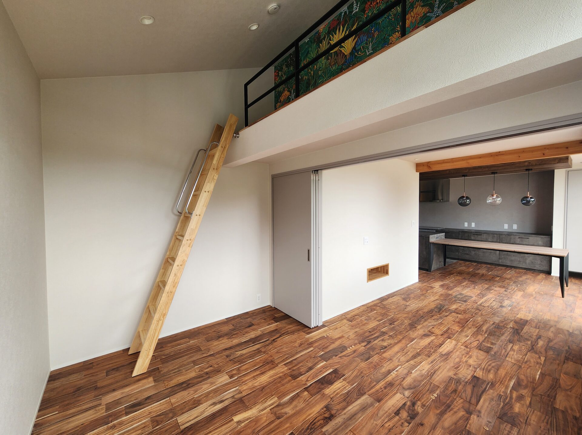 洋室・上部ロフト