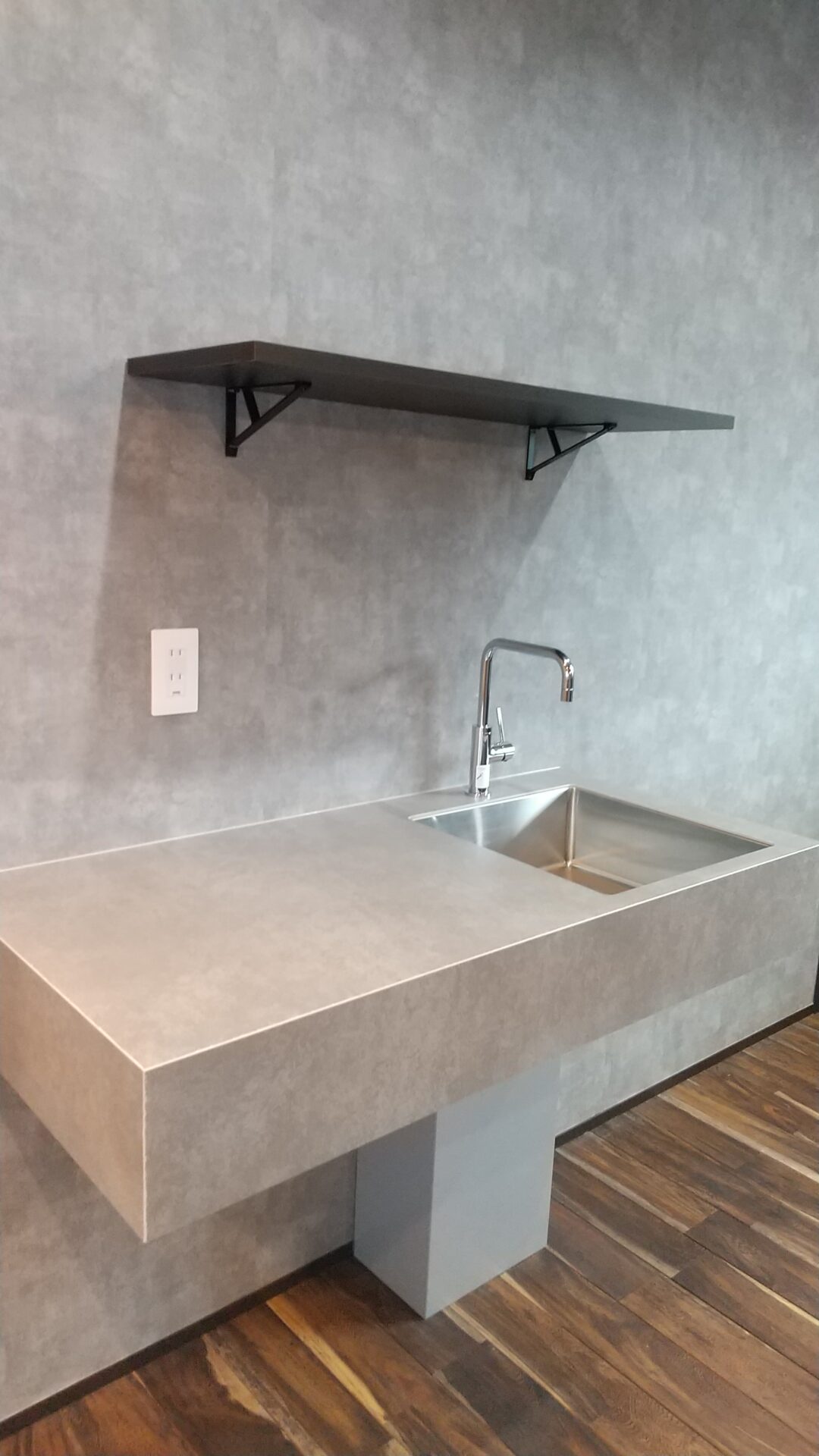 2Ｆ：コンパクトキッチン