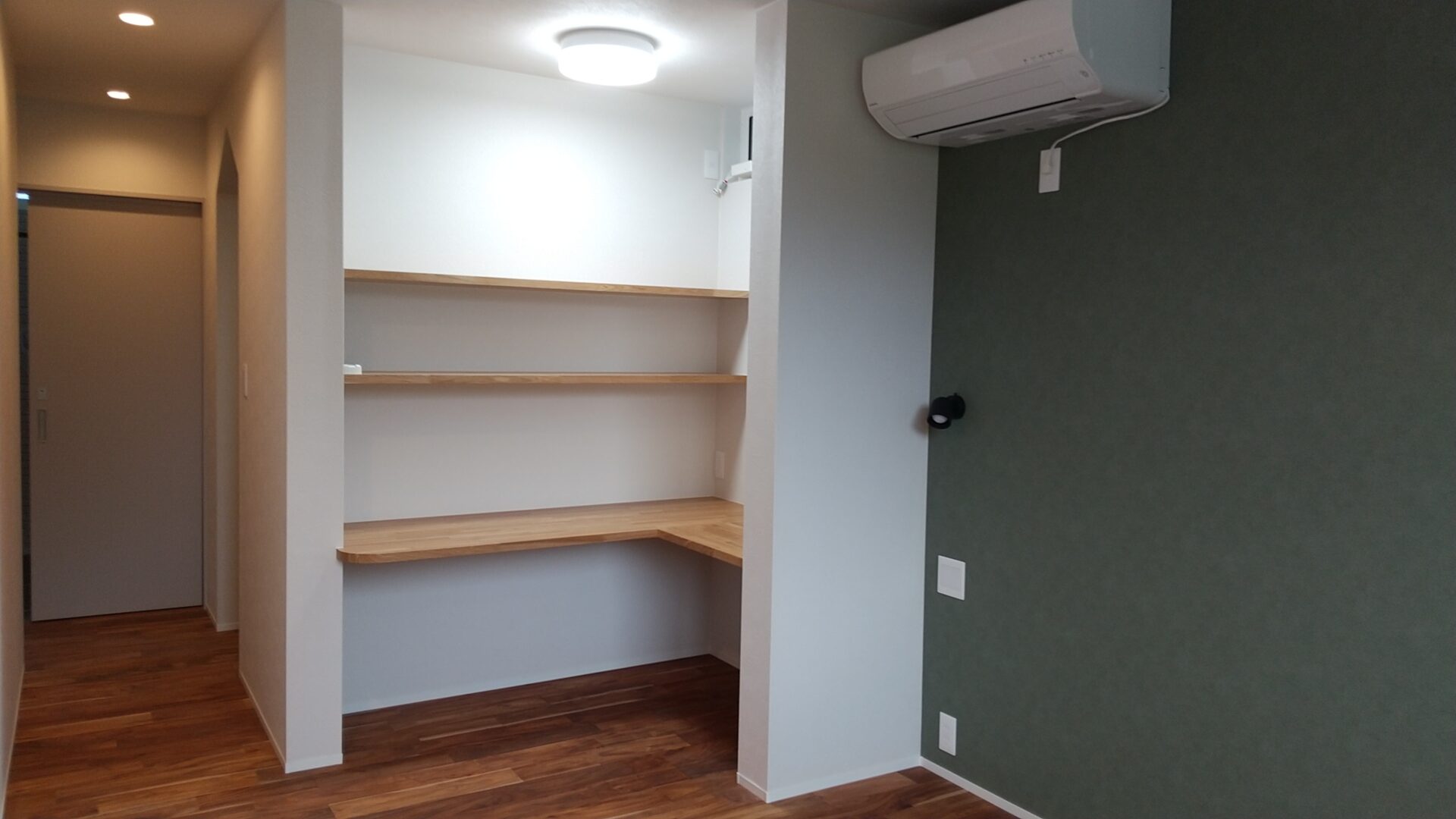 1Ｆ：寝室・書斎コーナー