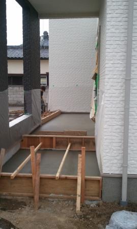 土間打ち45分。。。