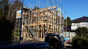 屋根下地施工してます