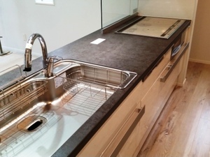 セラミック天板のキッチンです(土浦市S様邸新築工事)