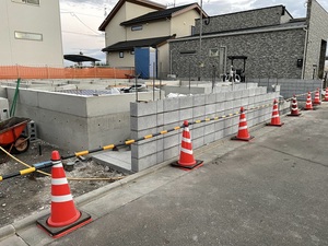 つくば市I様邸 新築工事 外構工事 ブロック積みをおこないました